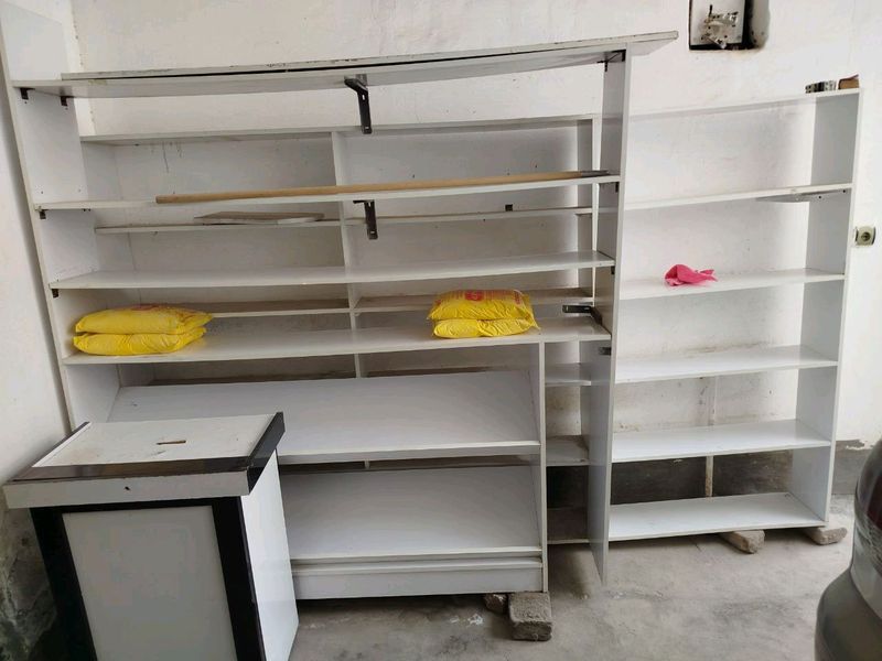 Sotiladi Polkalar Magazin uchun Narxi 2900 ming Sotiladi Polkalar Magazin uchun Narxi 2900 ming