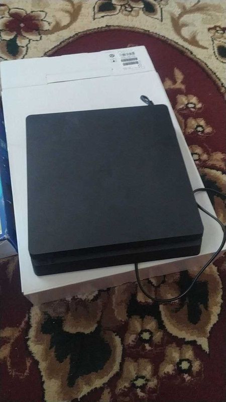 Playstation 4 slim 12:50 versiya xolati ideal 1 hafta uyda ishlatilgan Playstation 4 slim 12:50 versiya xolati ideal 1 hafta uyda ishlatilgan