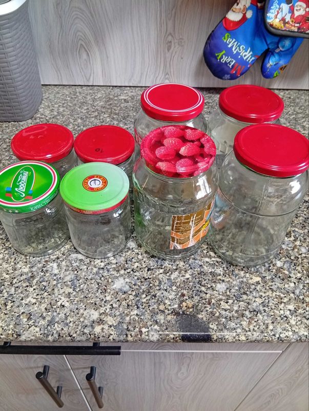 Продаются банки разного вида Продаются банки разного вида