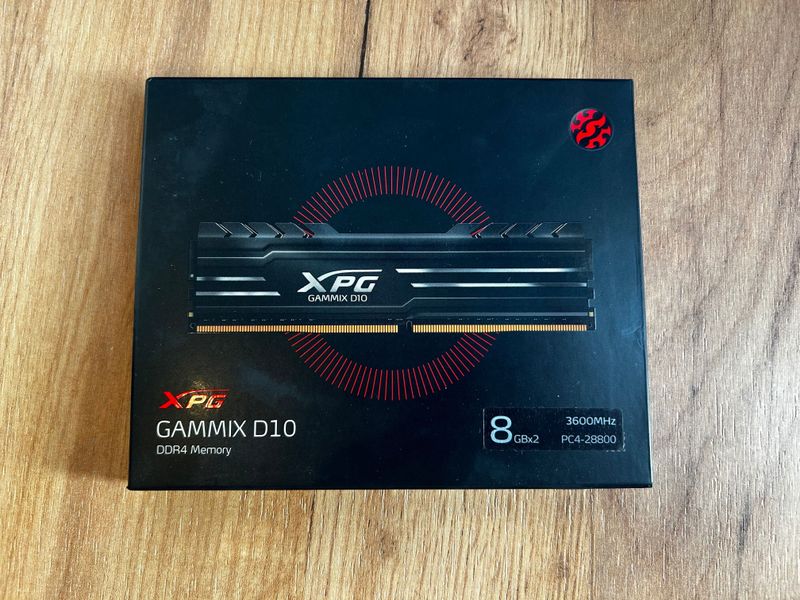 Оперативная память XPG GAMMIX D10 DDR4 16GB (2x8GB) 3600MHz