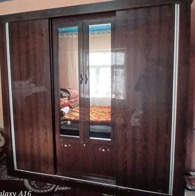 Komplekt mebel sotiladi Komplekt mebel sotiladi