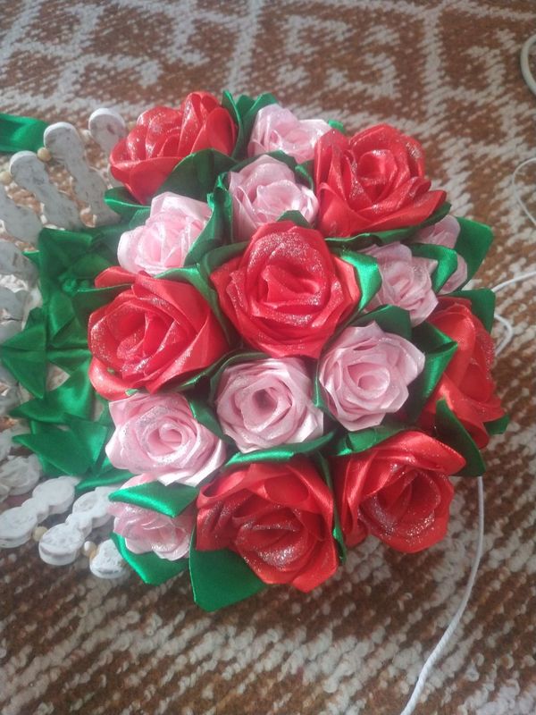 sovga uchun suniy gul karzinka