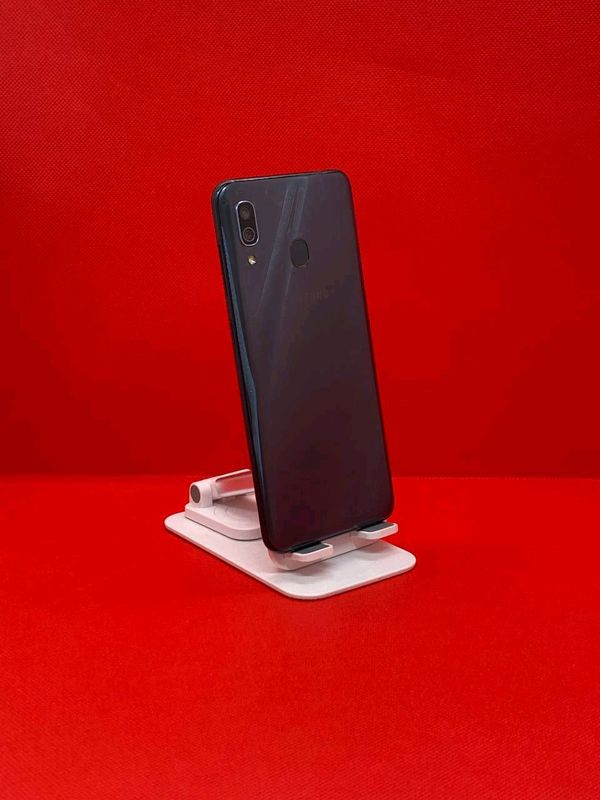 Samsung a30 sotiladi Samsung a30 sotiladi