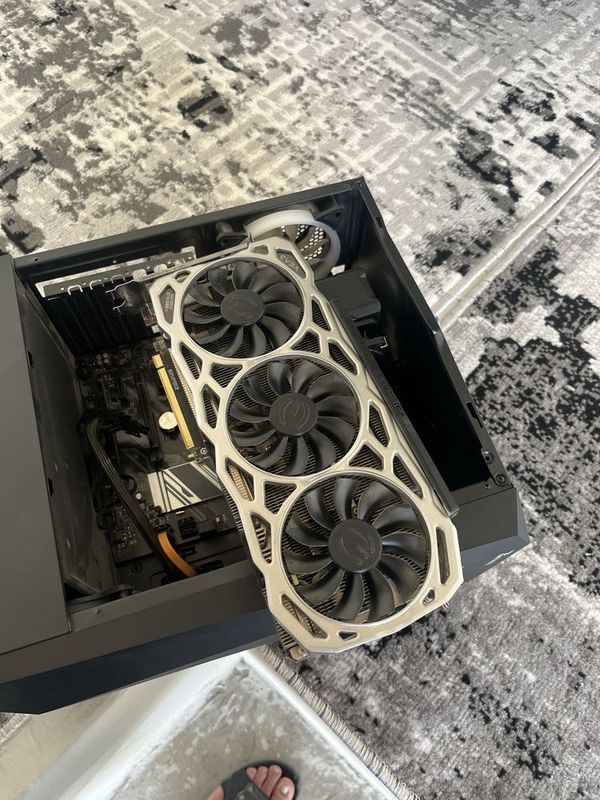 Gtx 1080 ti Videocarta sotiladi Gtx 1080 ti Videocarta sotiladi