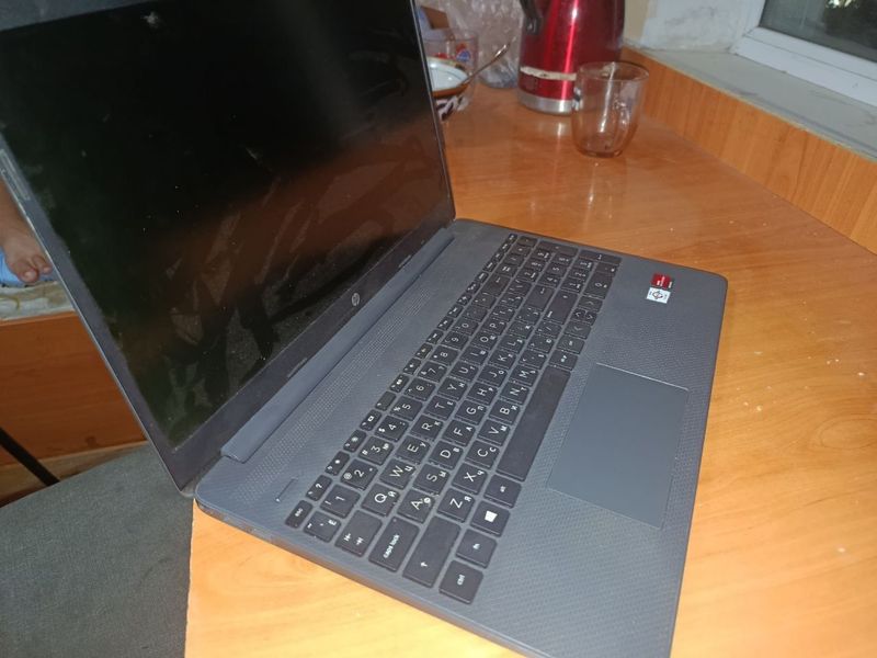 Hp noutbuk 4/128