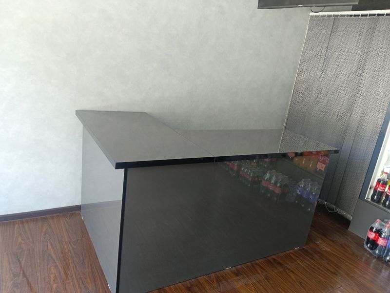 Продается новый стол для продажи продуктов. Продается новый стол для продажи продуктов.
