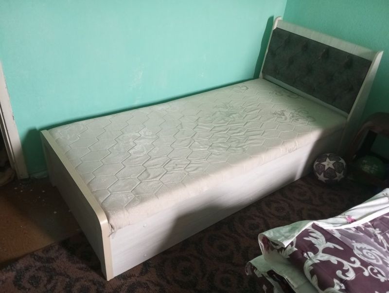 Divan sotiladi ! Sifatli xolati yangidek kelishtirib beramiz Divan sotiladi ! Sifatli xolati yangidek kelishtirib beramiz