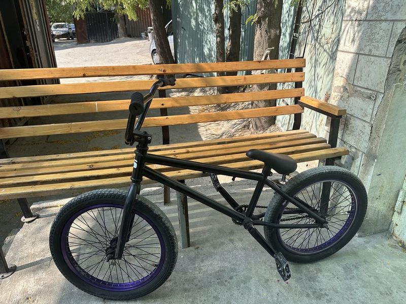 велик BMX б/у в хорошем состоянии велик BMX б/у в хорошем состоянии