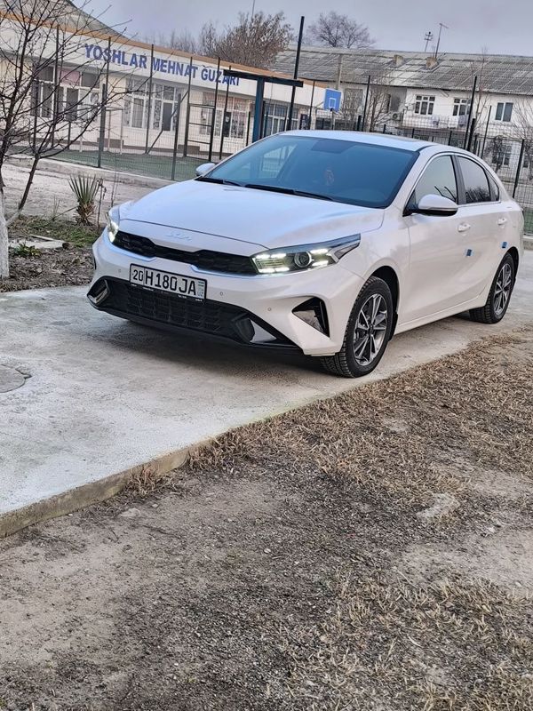 Kia cerato Luxe+ 2.0 Kia cerato Luxe+ 2.0