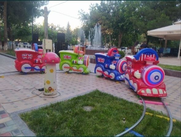 Poyiz. Bolar oyingoxi. Oyincoq ozi yurar poyiz. Poyiz. Bolar oyingoxi. Oyincoq ozi yurar poyiz.