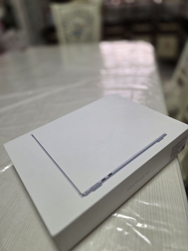 Macbook Air 2025 novy 16 gb ram 256 m4