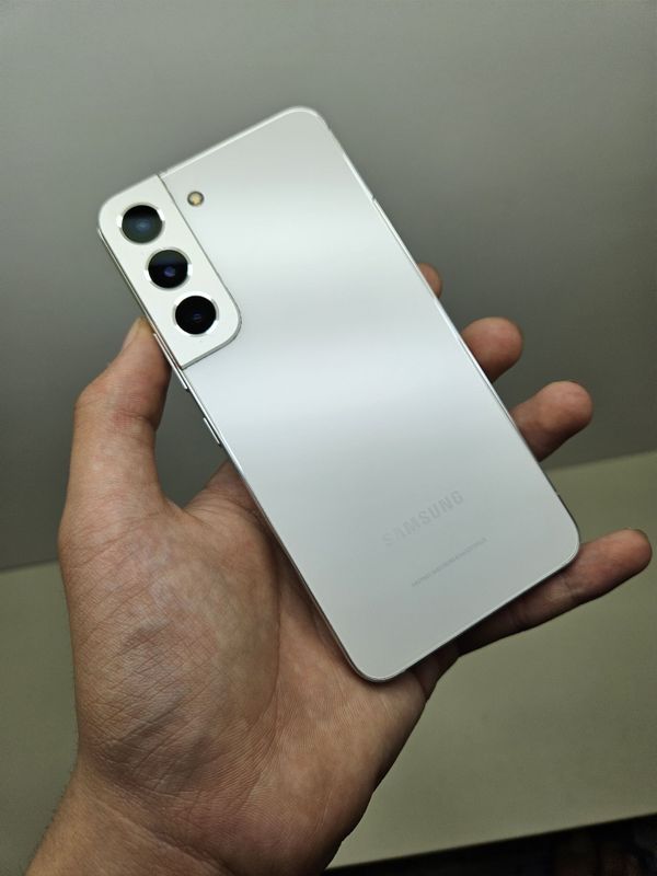 Samsung S22+ 5G Samsung S22+ 5G