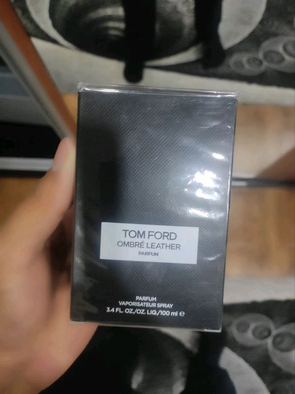 Tom Ford atir sotiladi originali Tom Ford atir sotiladi originali