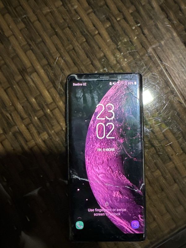 Samsung note 8 64/6 holati yaxshi Samsung note 8 64/6 holati yaxshi
