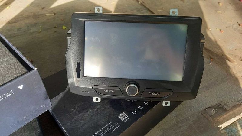 Lada Vesta SW Cross original monitori sotiladi Lada Vesta SW Cross original monitori sotiladi