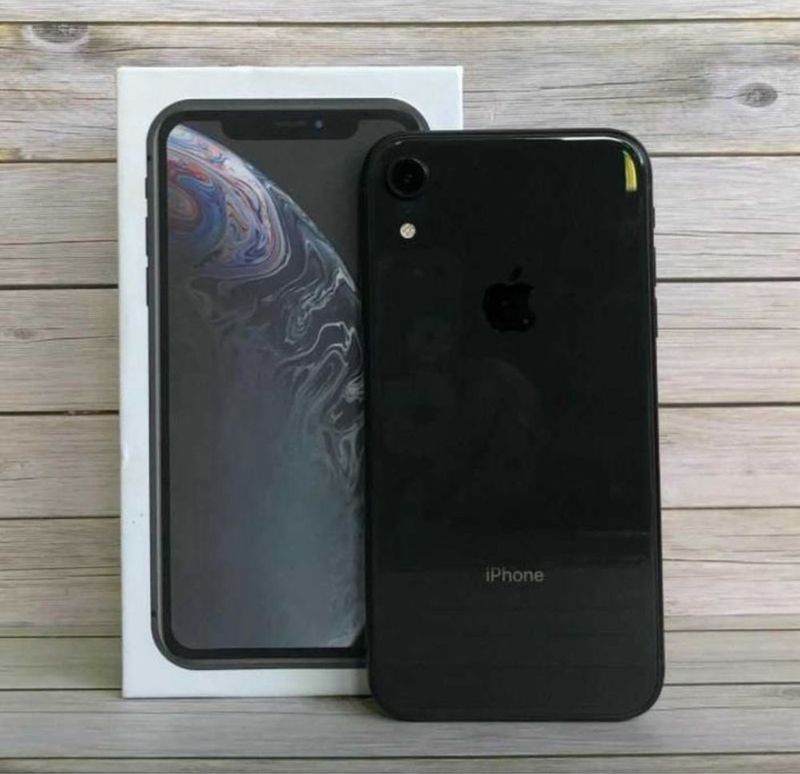 Iphone XR 64 LL/A kardok bor