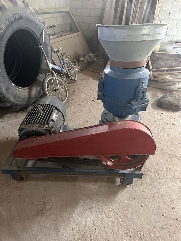 Granulator sotiladi Granulator sotiladi