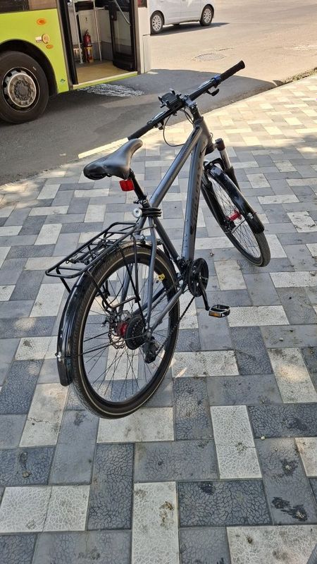 Velosiped sotiladi Velosiped sotiladi