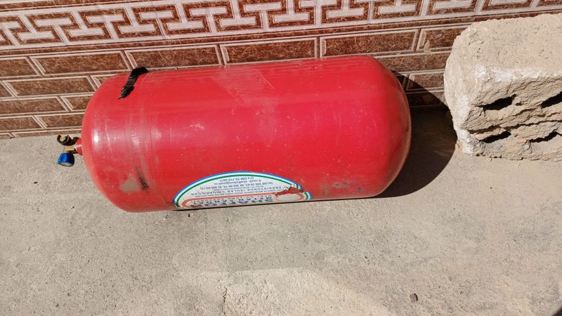 Метан газ балон 100 талик 4 Чи покалена редуктор ва заправка крани бн Метан газ балон 100 талик 4 Чи покалена редуктор ва заправка крани бн