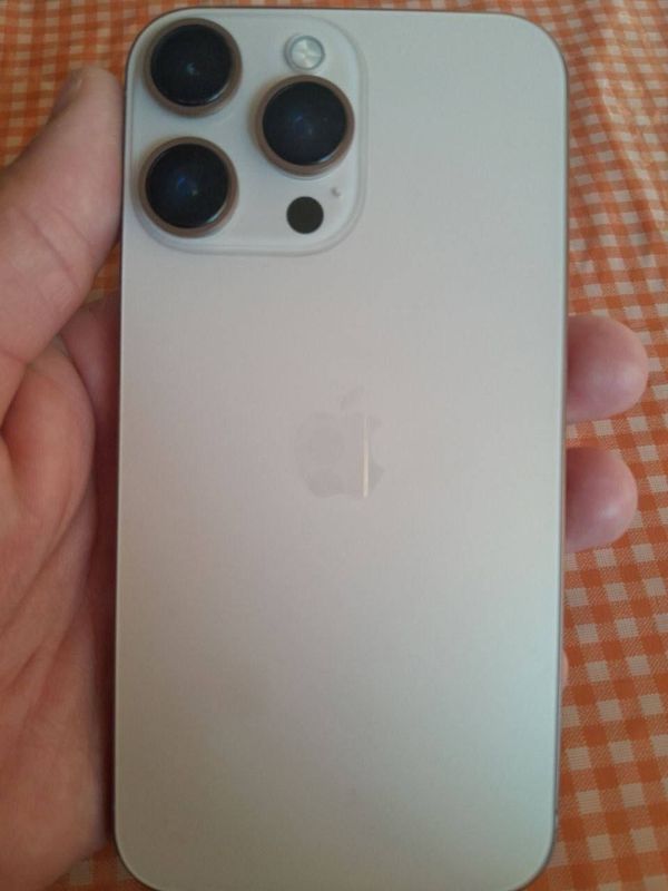 iPhone XR 128GB 15 Pro korpusda iPhone XR 128GB 15 Pro korpusda