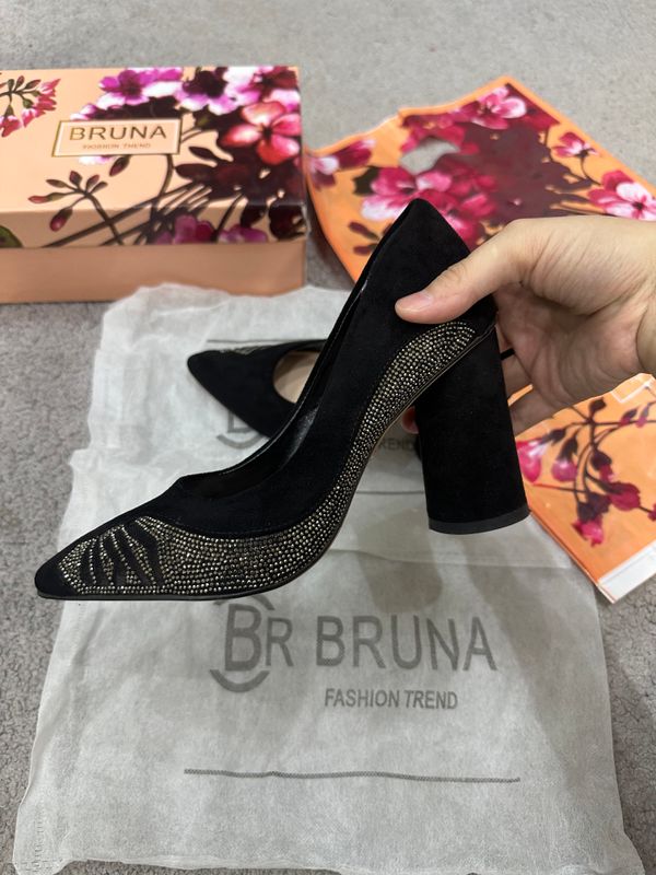 Kabluk zamsh bruna firma turkiya orginal Kabluk zamsh bruna firma turkiya orginal