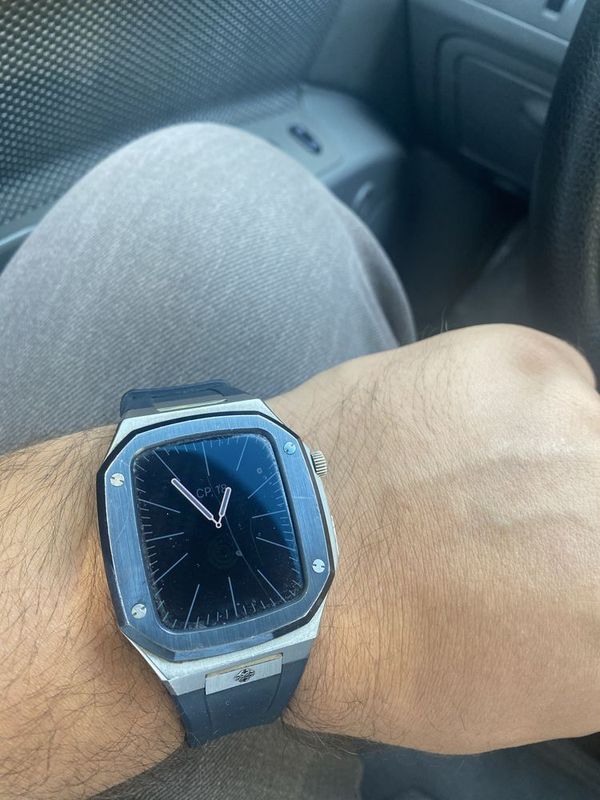 Продам iwatch 6 с ориг кейсом Продам iwatch 6 с ориг кейсом