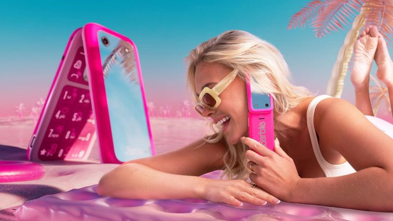 Nokia Barbie кнопочная раскладушка Nokia Barbie кнопочная раскладушка