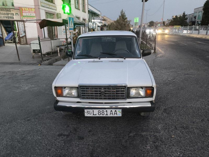 2107 Lada 2008 sotiladi 2107 Lada 2008 sotiladi
