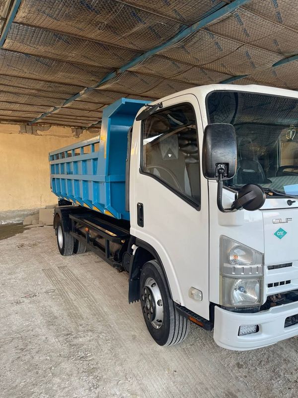Isuzu yuk mashinasi Samasval Isuzu yuk mashinasi Samasval