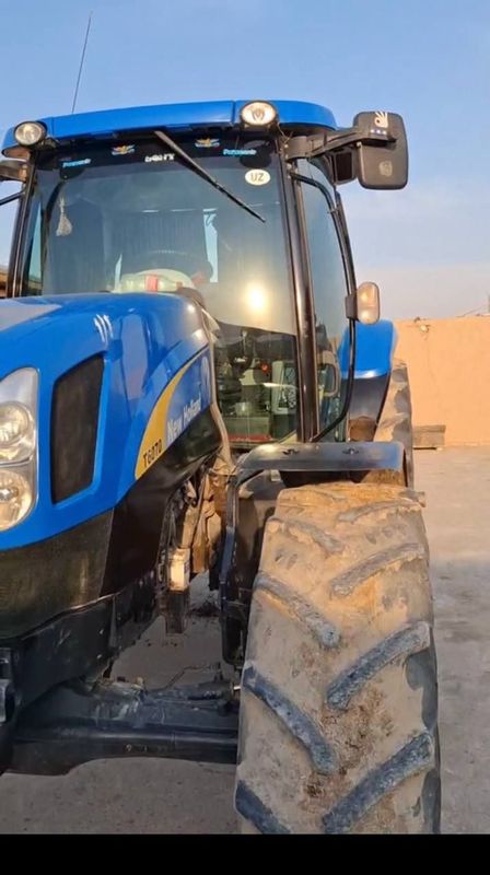 New Holland 6070