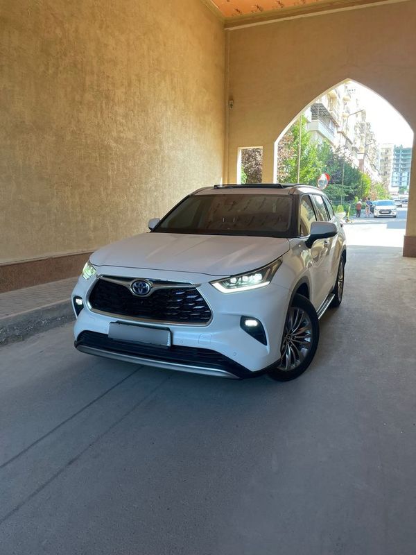 Продается Toyota Highlander DC 2024 года Продается Toyota Highlander DC 2024 года