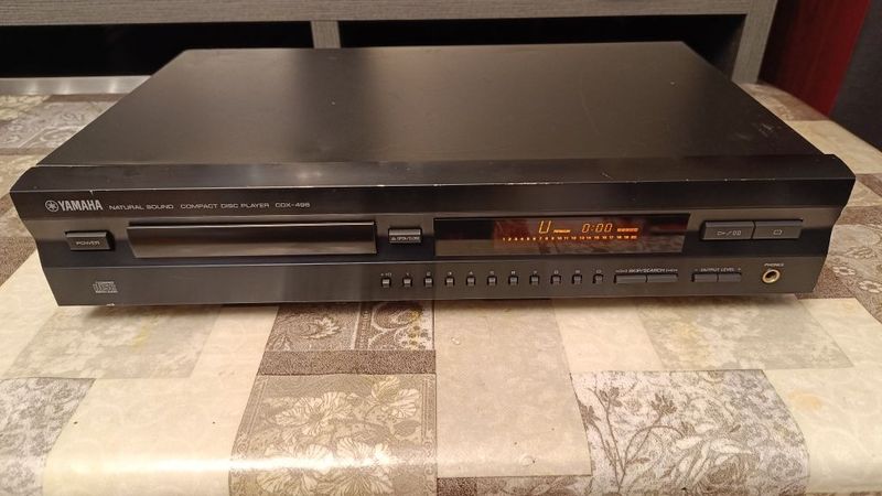 СД проигрыватель Yamaha CDX-496 СД проигрыватель Yamaha CDX-496