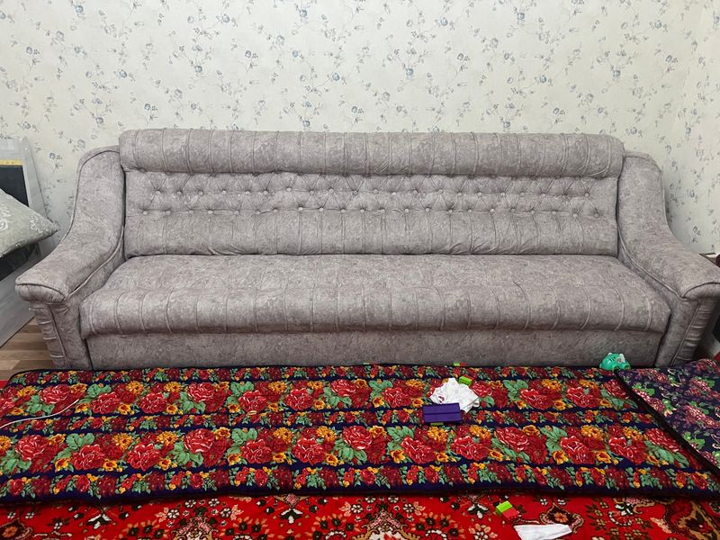 3 metrli Divan sotiladi 3 metrli Divan sotiladi