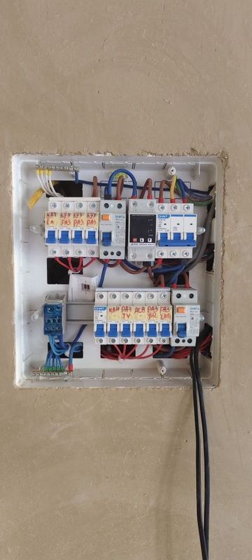 Elektir mantaj ishlarni xonadon va ofis va zavdlar uchun