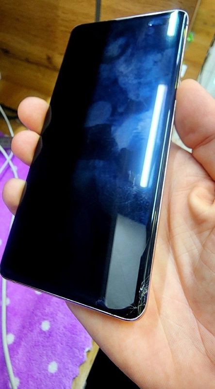 Sotiladi s10 5g obmen iphone se oqiga Sotiladi s10 5g obmen iphone se oqiga