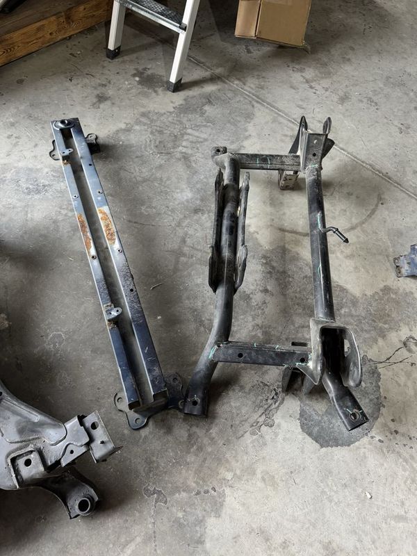Jetour X70 plus X70 restayling X90 plus oldi orqa balka shiviller Jetour X70 plus X70 restayling X90 plus oldi orqa balka shiviller