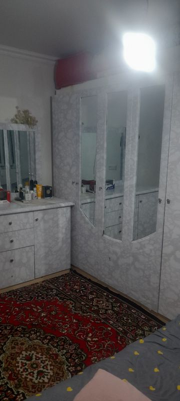 gilam va spalniy garniturni sotmoqchman kimga kk