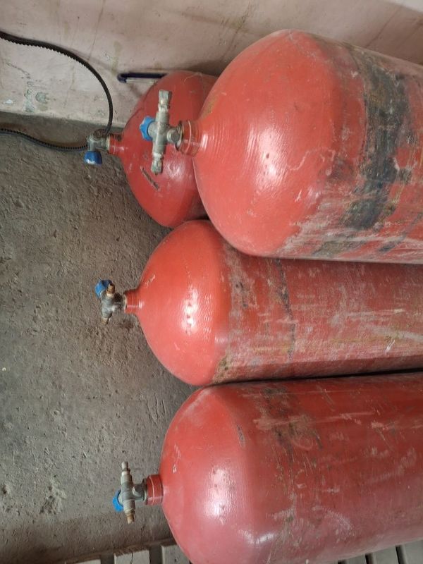 Gaz balon sotiladi Gaz balon sotiladi