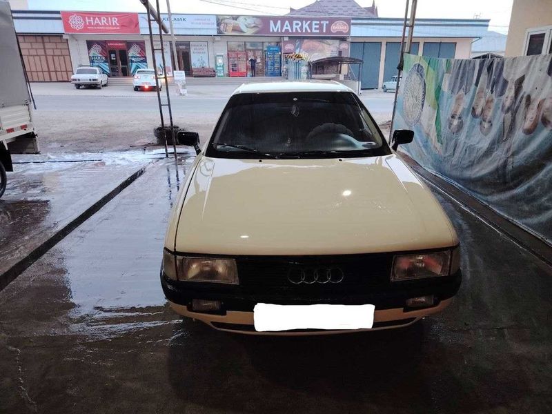 Срочно сотилади AUDI 80