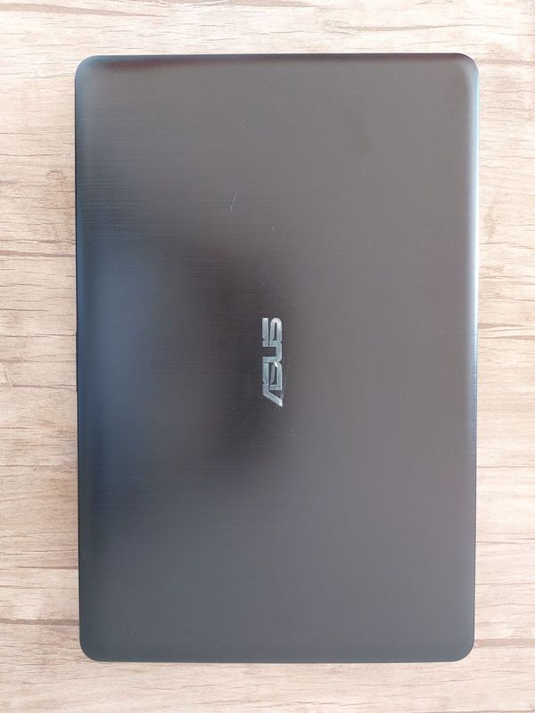 Срочно !!! ASUS X540S notebook sotiladi ! Holati IDEAL ! Срочно !!! ASUS X540S notebook sotiladi ! Holati IDEAL !