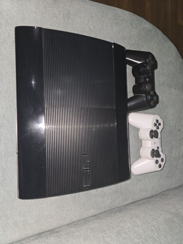 Срочно продам PS3 оригинал . Полный комплект. Отлично работает!!! Срочно продам PS3 оригинал . Полный комплект. Отлично работает!!!