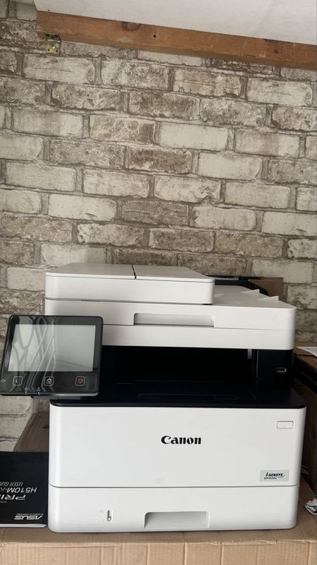 Canon MF453 dw в отличном состоянии Canon MF453 dw в отличном состоянии