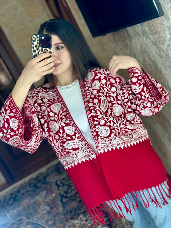 Milliy uslubdagi kardigan Milliy uslubdagi kardigan