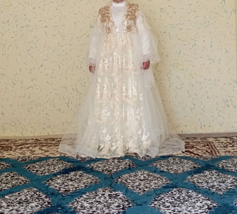juda ham chiroyli 1 marta kiyilgan