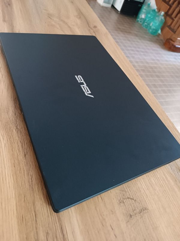 Notebook ASUS в отличном состоянии Notebook ASUS в отличном состоянии