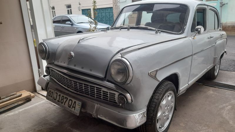 Moskvich 407 sotaman