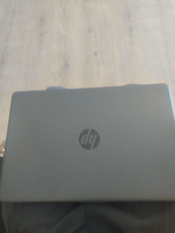 HP noutbuck sotiladi HP noutbuck sotiladi