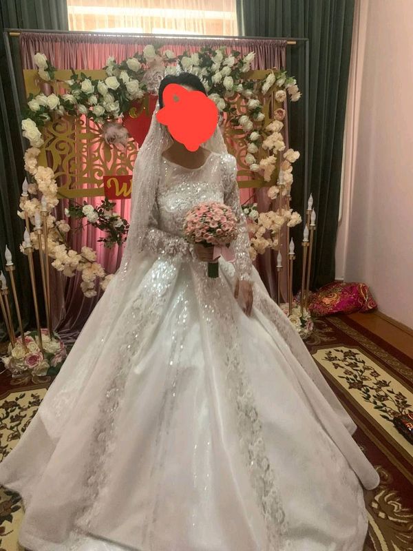 Oq koylak bir marta kiyilgan Oq koylak bir marta kiyilgan