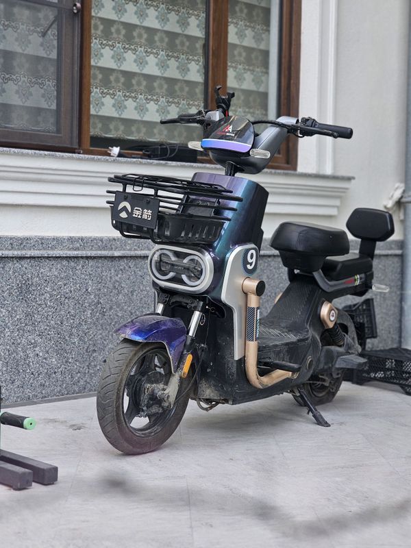 Li 9 skuteri sotilad Li 9 skuteri sotilad