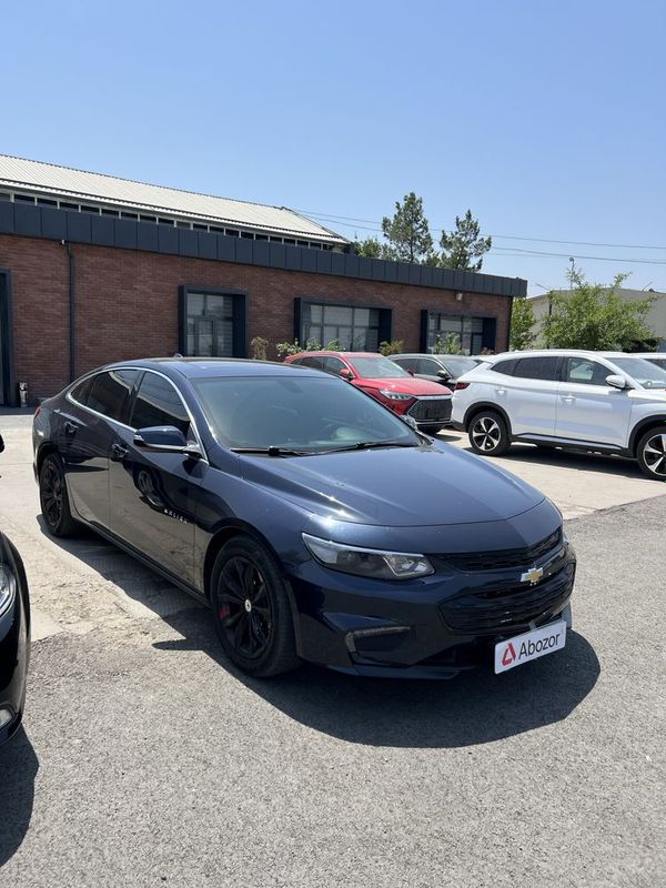 Malibu 2 2L turbo 2018 Yil 74.000 km prabeg dark moon blue Malibu 2 2L turbo 2018 Yil 74.000 km prabeg dark moon blue